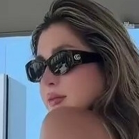Valeria Naken