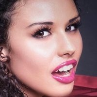 Vanessa Tavares Naken