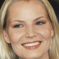 Verena Araghi Naken