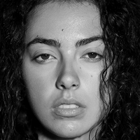 Veronica Manzo Naken