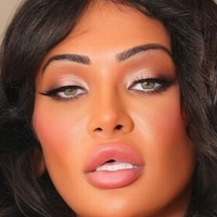 Victoria Grant Naken