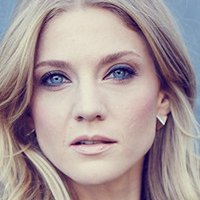 Winter Ave Zoli Naken