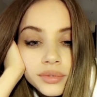 Xenia Tchoumi Naken